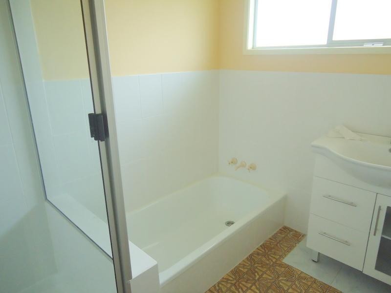 On Dwyer Street, Camira QLD 4300