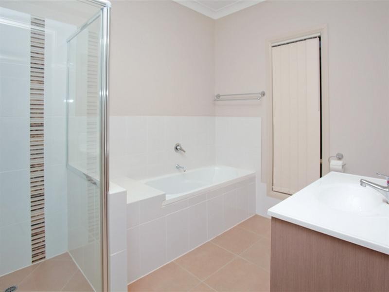 4 Clearpoint, Springfield Lakes QLD 4300