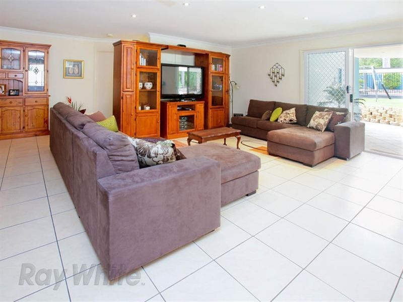 34 Woodbine Avenue, Camira QLD 4300