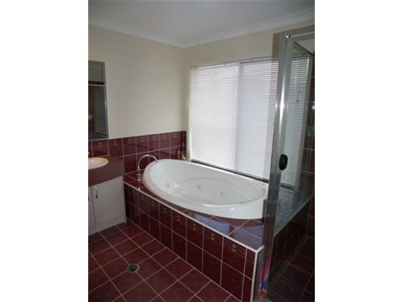 189 Lakeside Avenue, Springfield Lakes QLD 4300