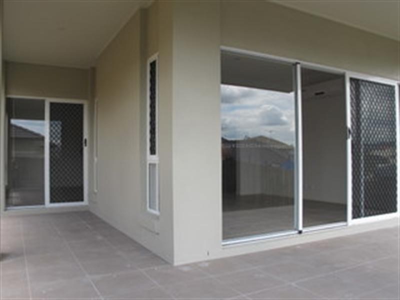 5 Atlantic Drive, Springfield Lakes QLD 4300