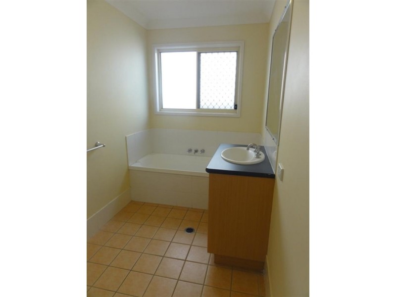 1 Ellen Circuit, Springfield Lakes QLD 4300