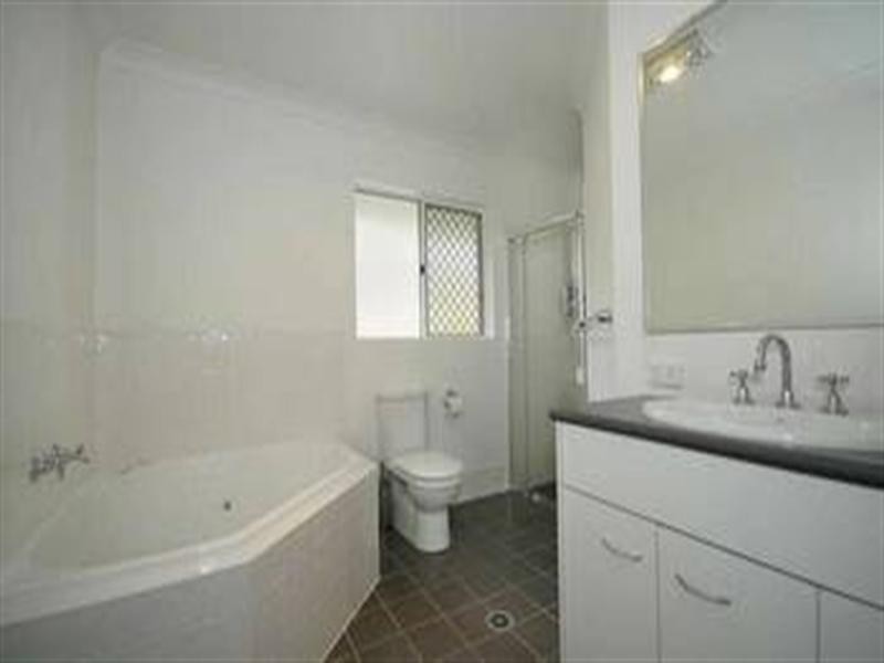 On Jezabel Drive, Springfield Lakes QLD 4300