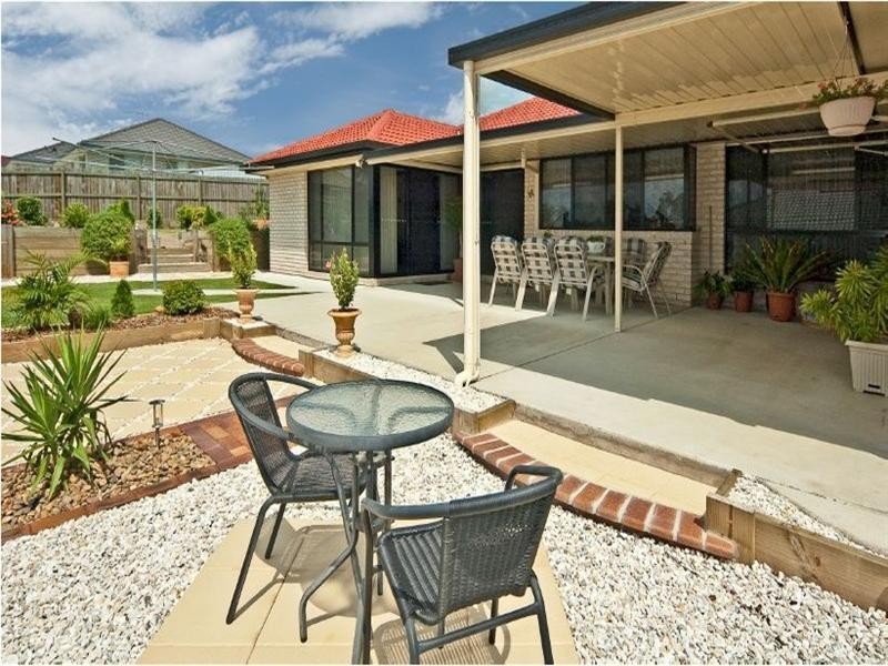 8 De Valera Street, Collingwood Park QLD 4301