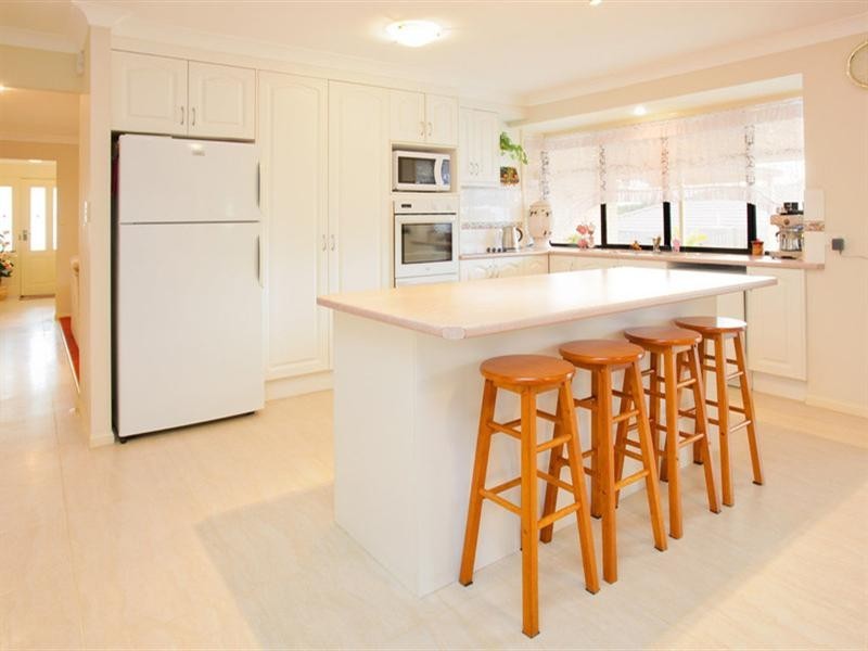 8 De Valera Street, Collingwood Park QLD 4301