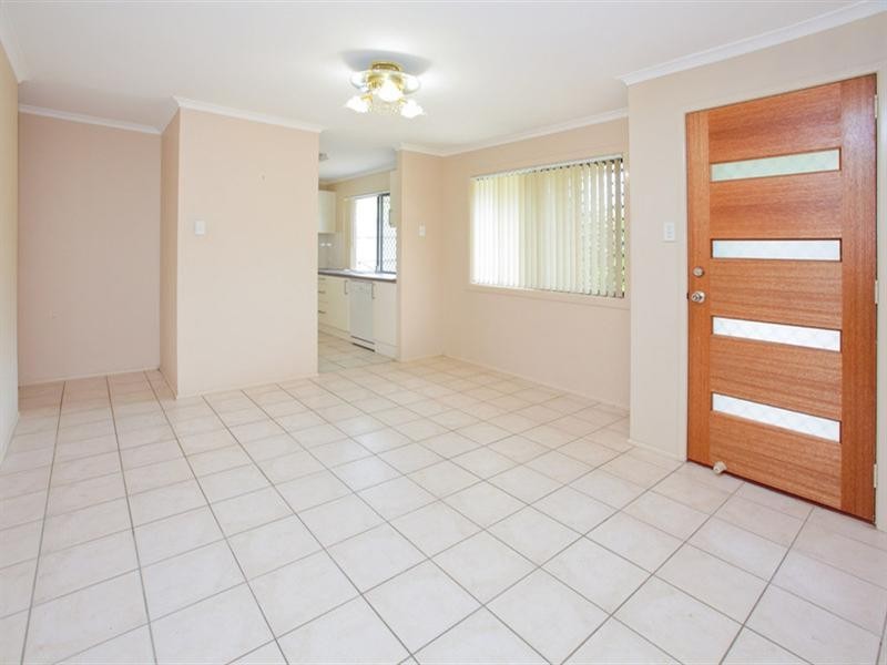 On Cracow Street, Camira QLD 4300