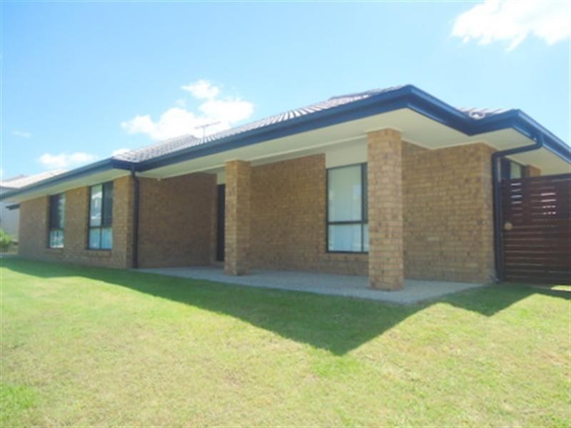 On Cottonwood Crescent, Springfield Lakes QLD 4300