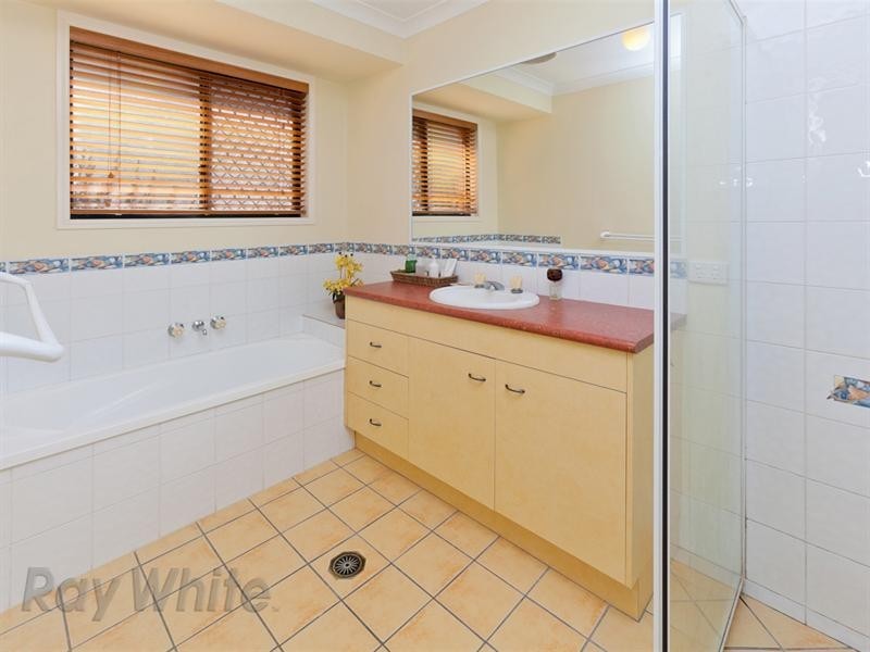 10 Scenic Crescent, Springfield QLD 4300