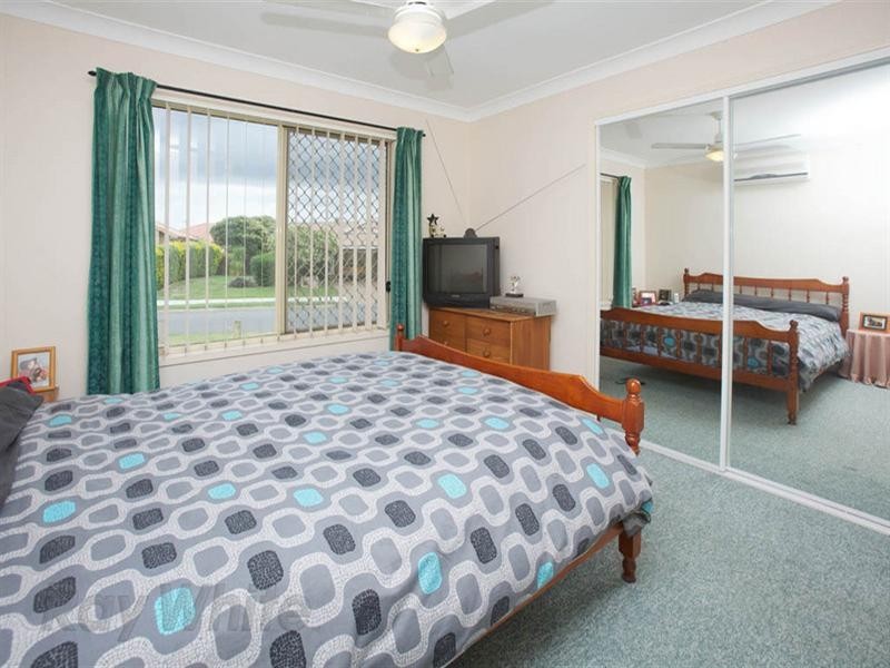 3 Crosby Cresent, Raceview QLD 4305