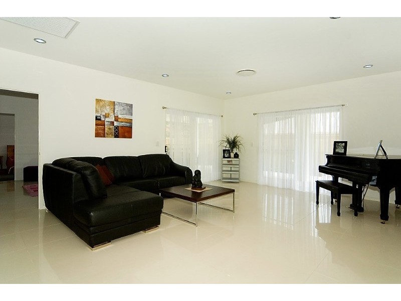 54 Farren Street, Camira QLD 4300