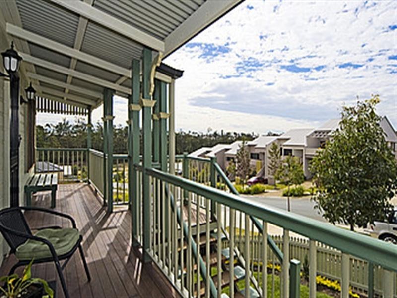 On Creekside Avenue, Springfield Lakes QLD 4300