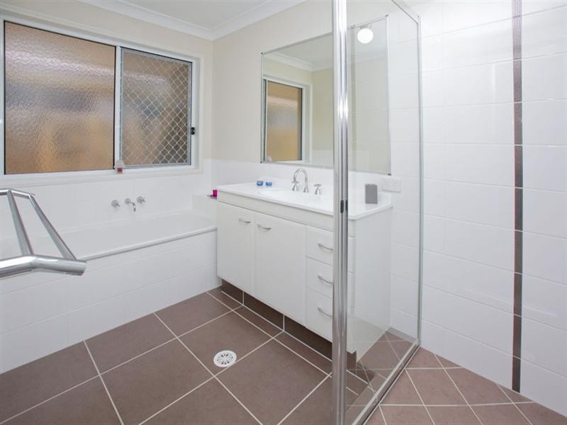 On Carnarvon Avenue, Springfield Lakes QLD 4300