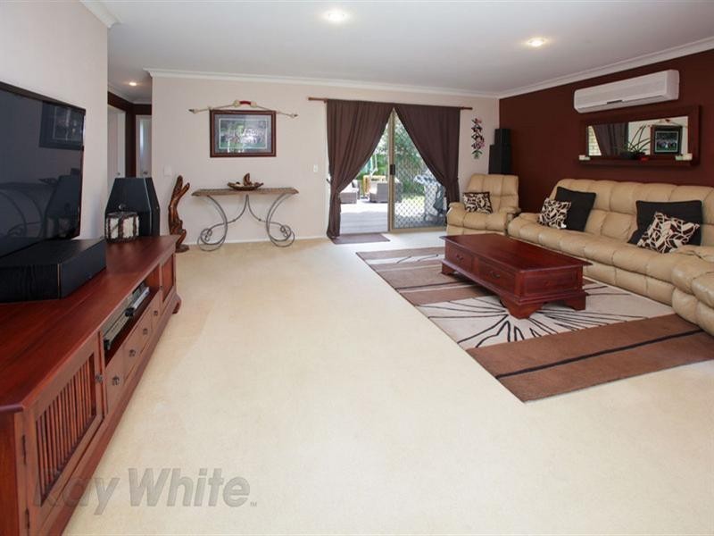 11 Bidford Street, Springfield QLD 4300