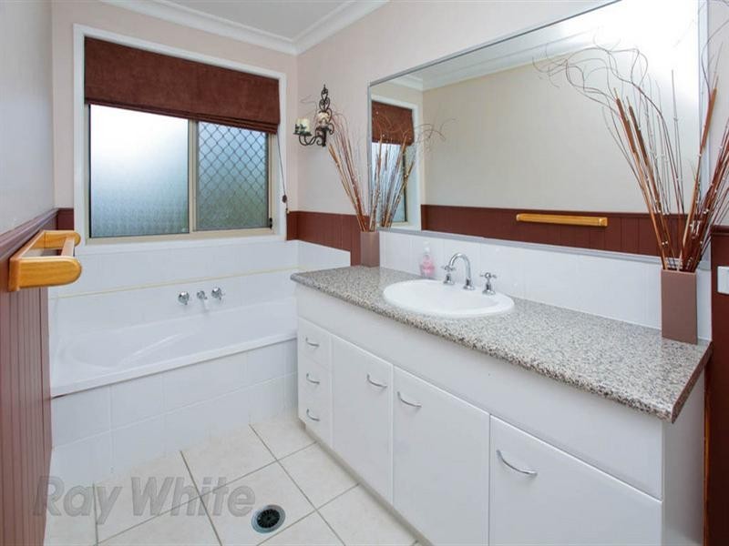 11 Bidford Street, Springfield QLD 4300