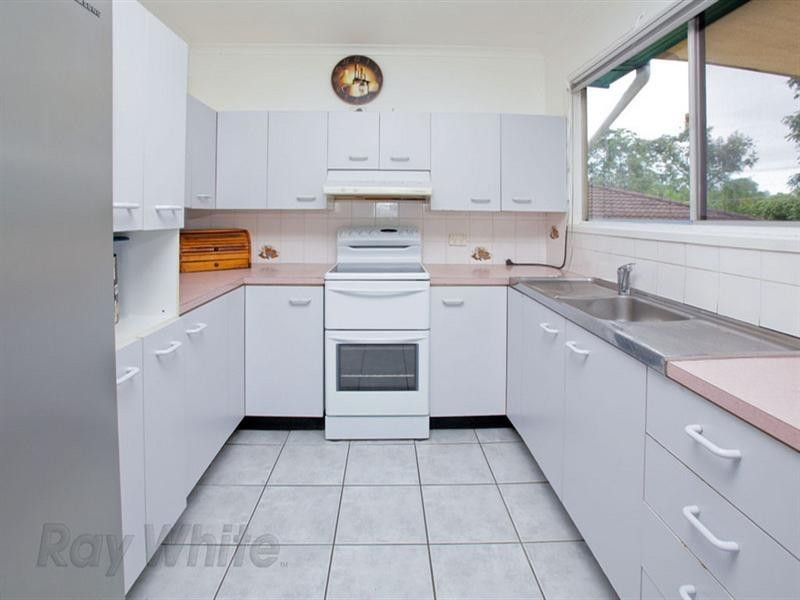 33 Melinda Street, Camira QLD 4300