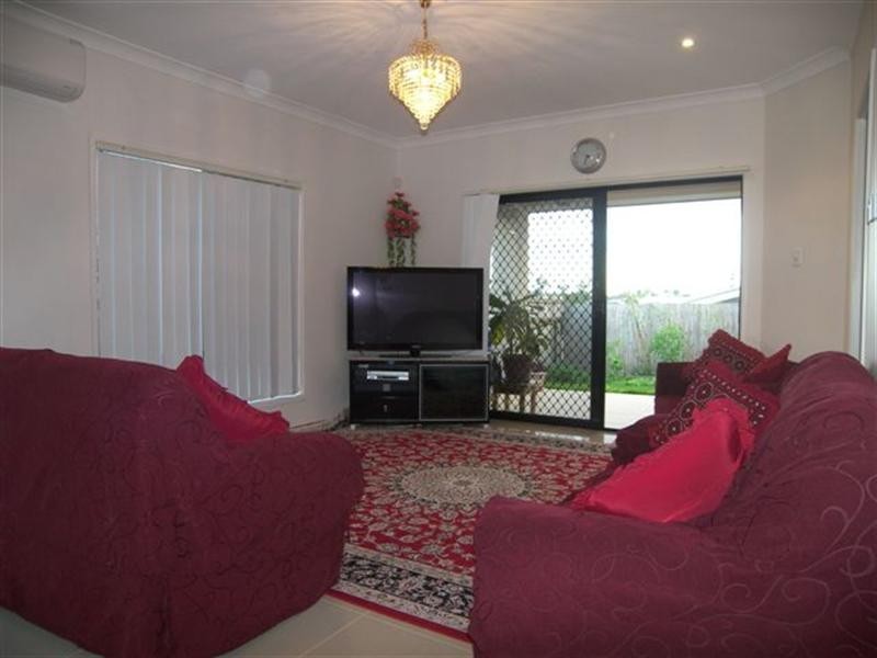 26 Hyde Avenue, Springfield Lakes QLD 4300