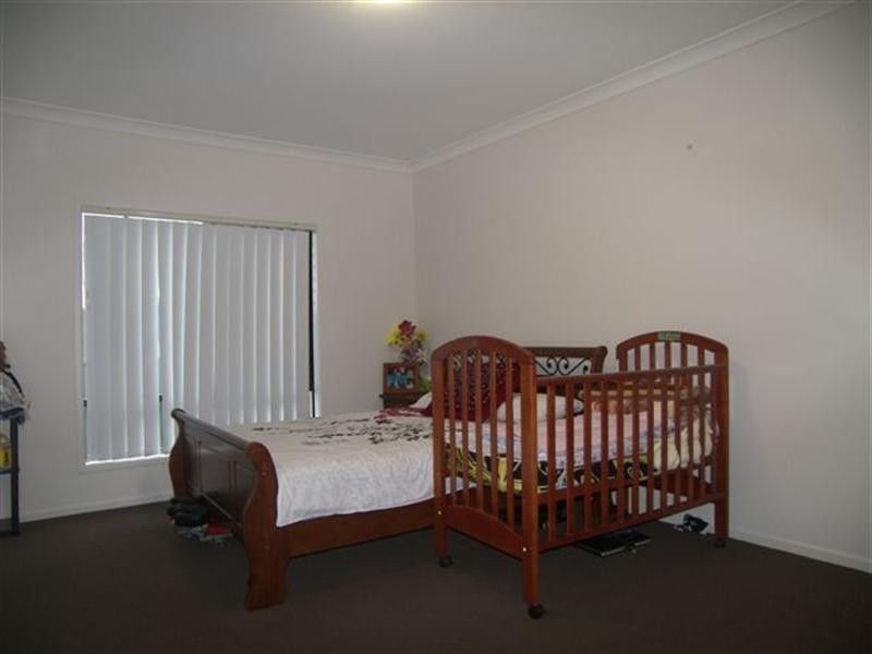 26 Hyde Avenue, Springfield Lakes QLD 4300