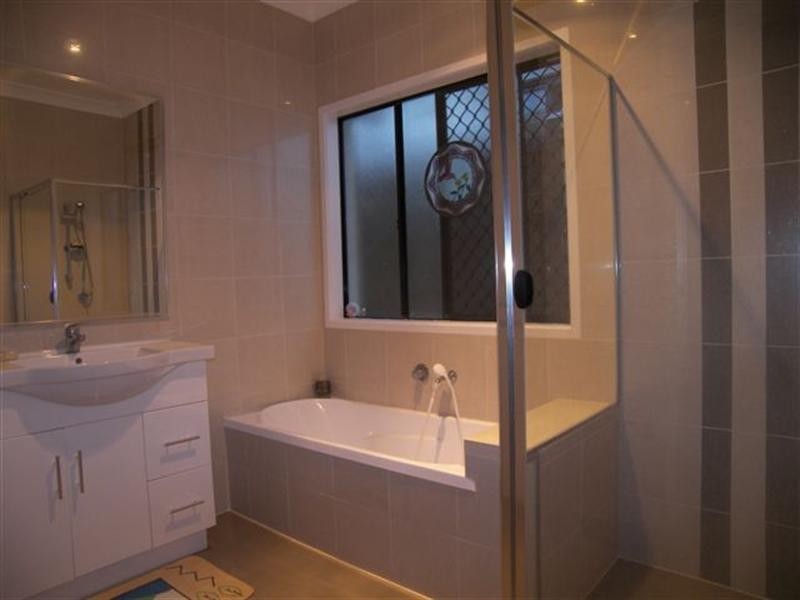 26 Hyde Avenue, Springfield Lakes QLD 4300