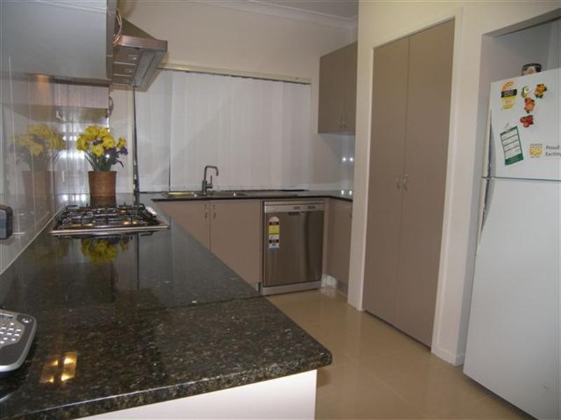 28 Hyde Avenue, Springfield Lakes QLD 4300