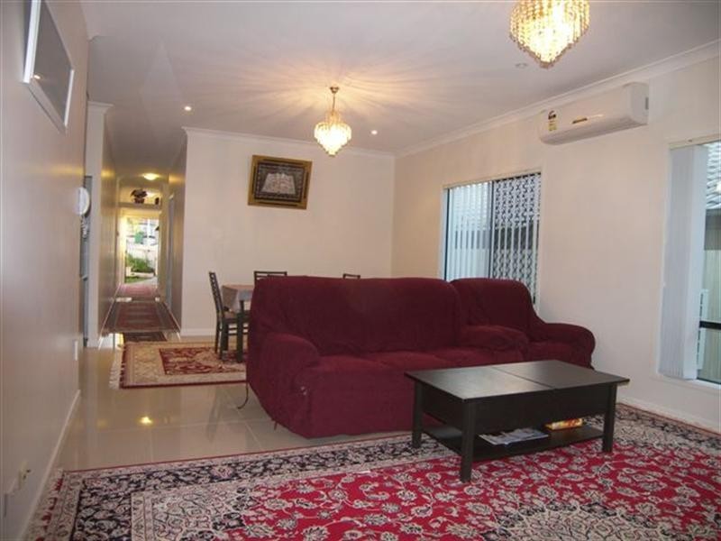 28 Hyde Avenue, Springfield Lakes QLD 4300