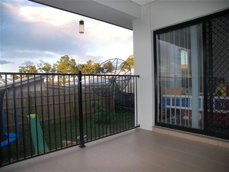 28 Hyde Avenue, Springfield Lakes QLD 4300