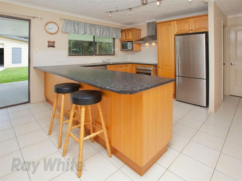 3 Brendan Street West, Camira QLD 4300
