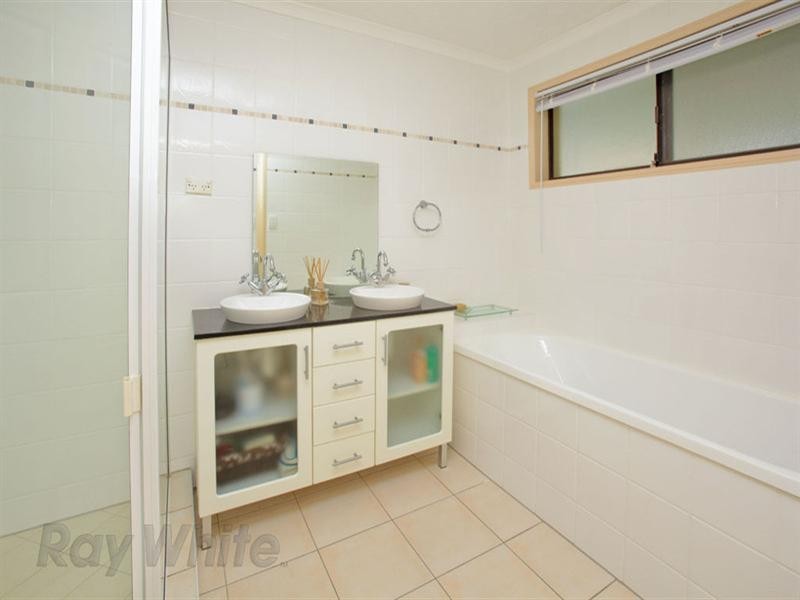 3 Brendan Street West, Camira QLD 4300