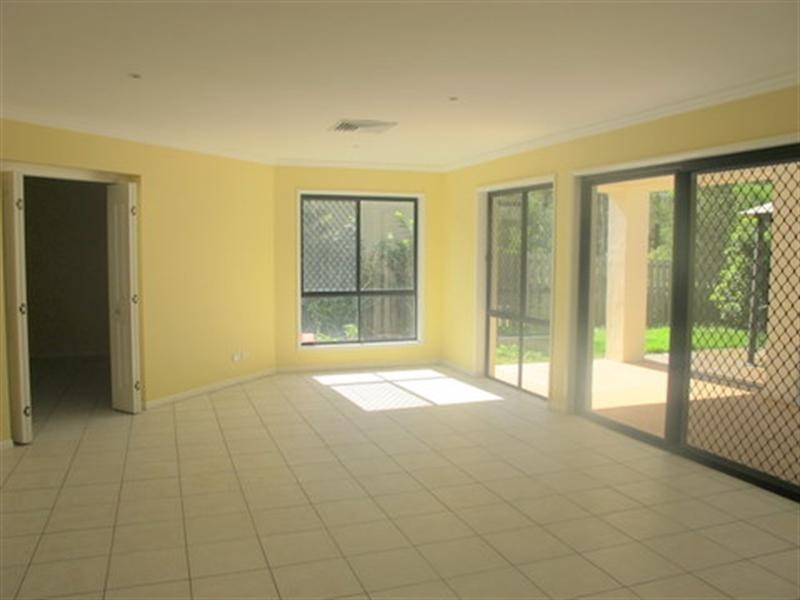 On Oakview Circuit, Brookwater QLD 4300
