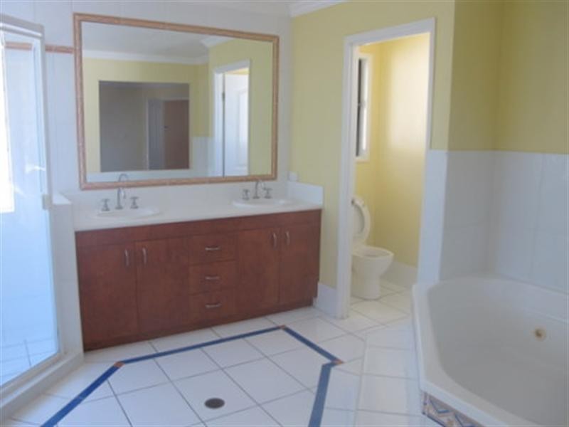 On Oakview Circuit, Brookwater QLD 4300