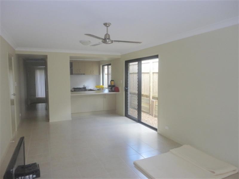 On Everglades Street, Springfield Lakes QLD 4300