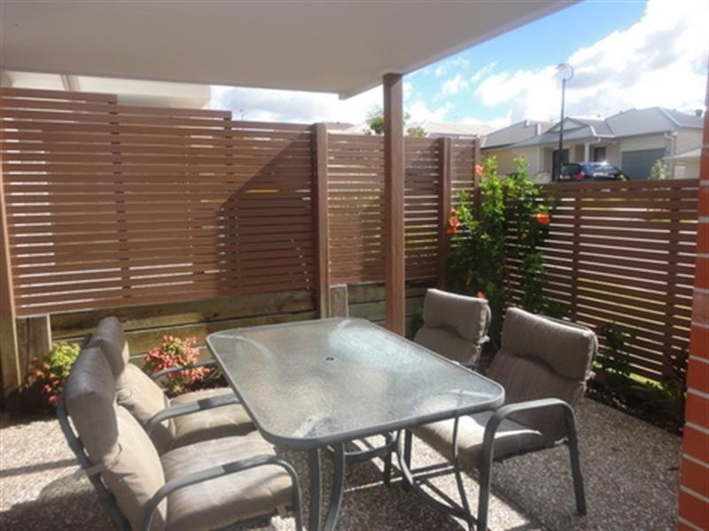 On Everglades Street, Springfield Lakes QLD 4300