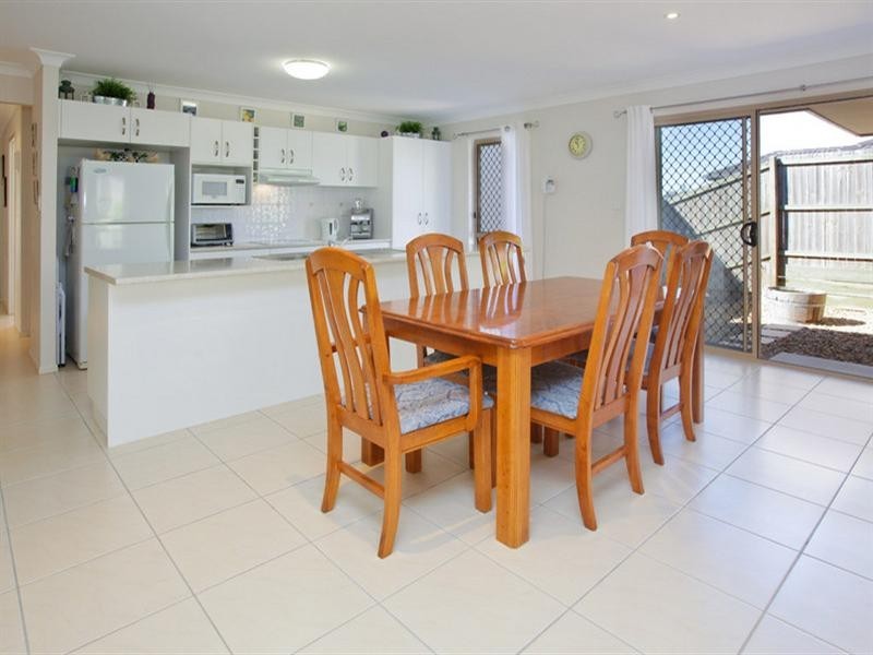 11 Sailboat Way, Springfield Lakes QLD 4300