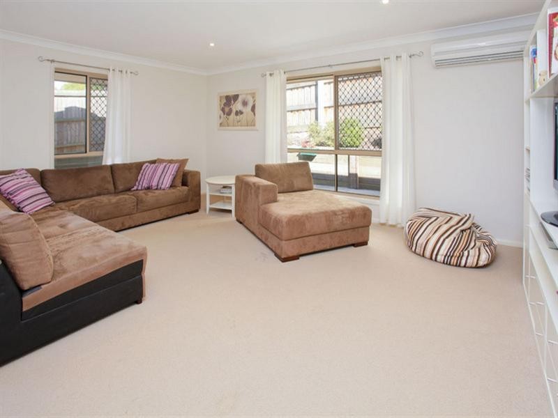 11 Sailboat Way, Springfield Lakes QLD 4300