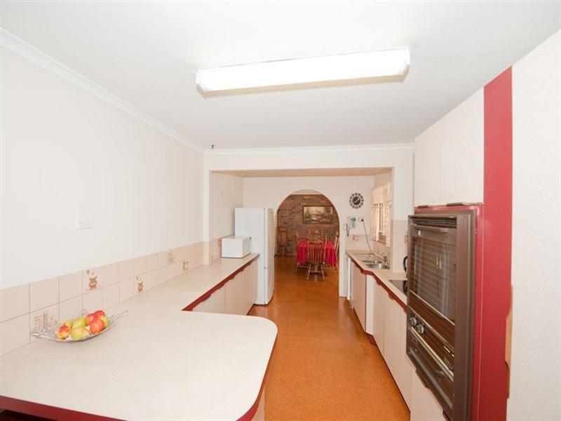 37 Steven Street, Camira QLD 4300