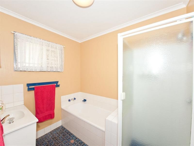 37 Steven Street, Camira QLD 4300