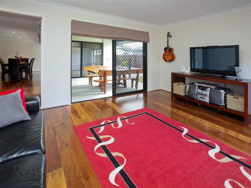 8 Aurelius Street, Augustine Heights QLD 4300