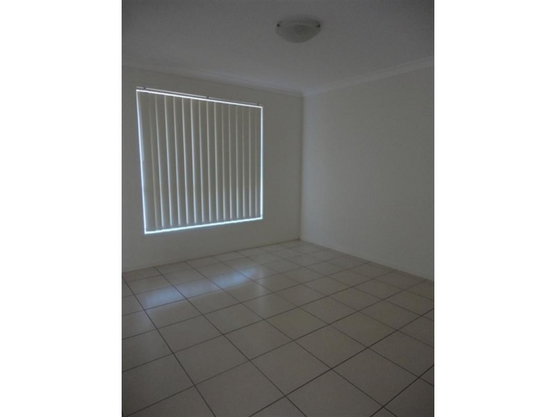 On Arnaldo, Augustine Heights QLD 4300