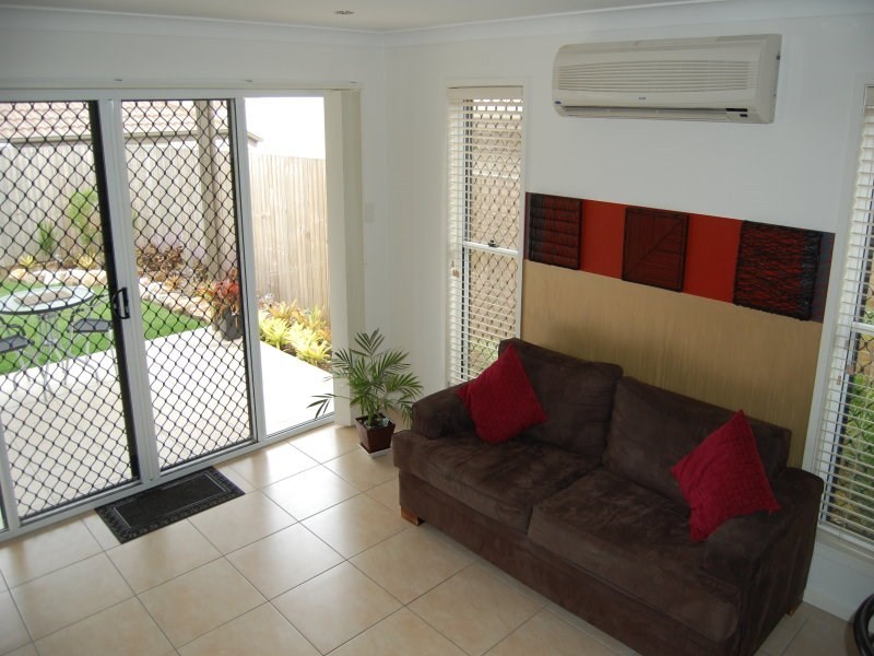 34 Cottonwood Crescent, Springfield Lakes QLD 4300