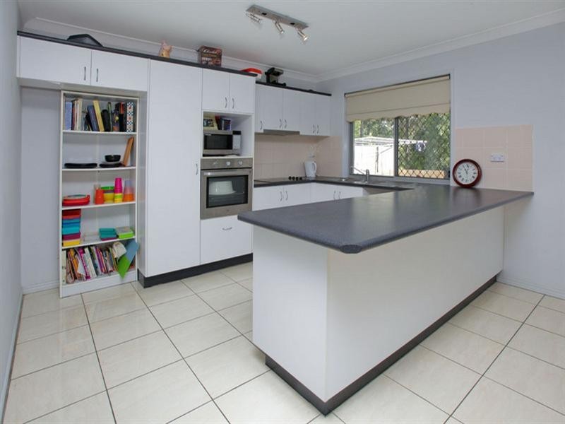 17 Lavender Street, Springfield Lakes QLD 4300