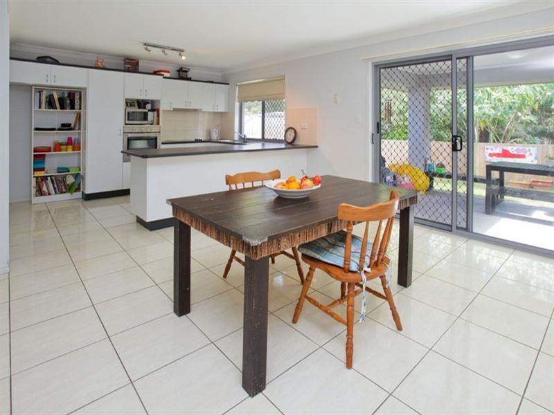 17 Lavender Street, Springfield Lakes QLD 4300