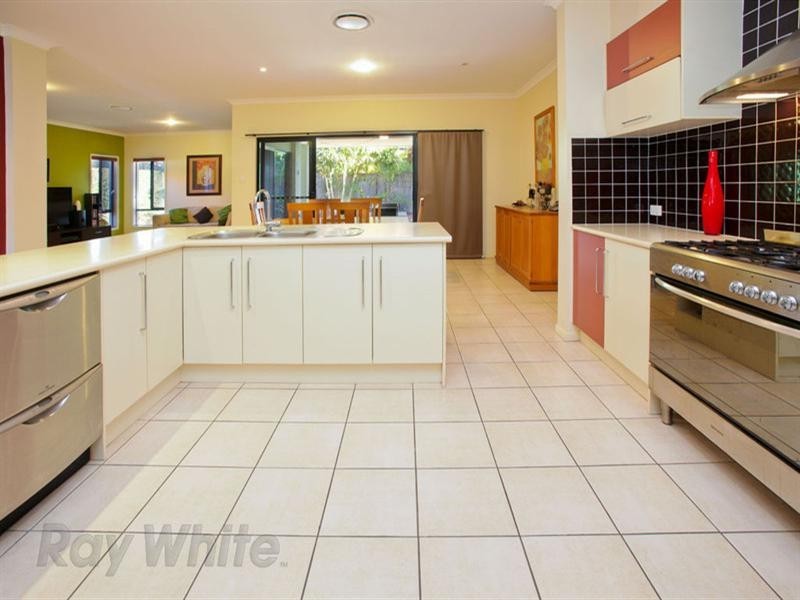 133 Lakeside Avenue, Springfield Lakes QLD 4300