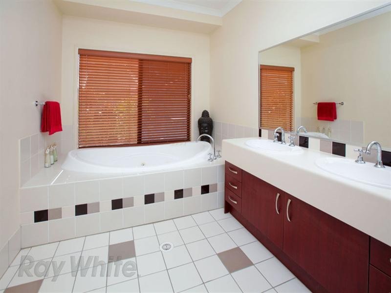 133 Lakeside Avenue, Springfield Lakes QLD 4300