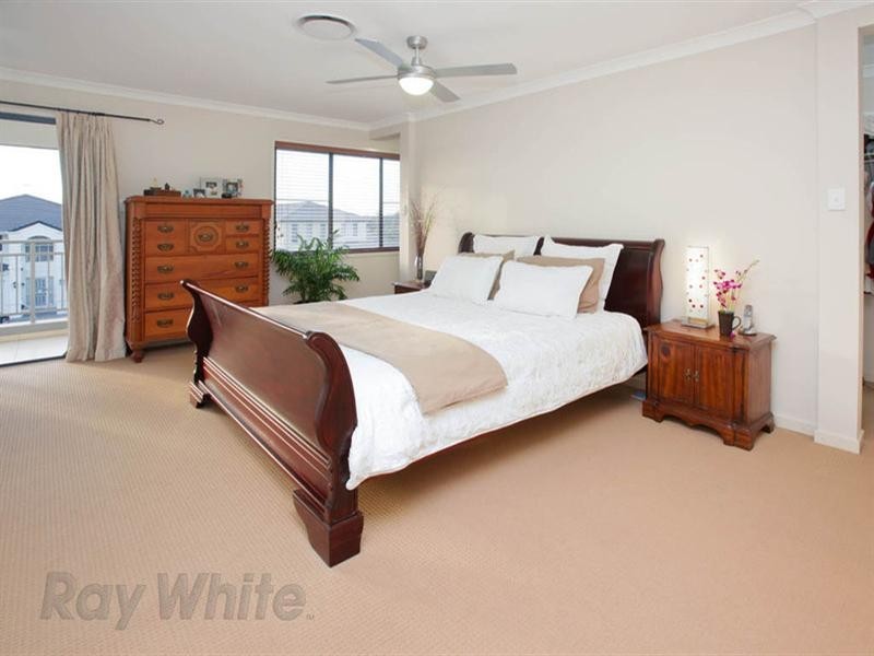 44 Hallow Crescent, Augustine Heights QLD 4300