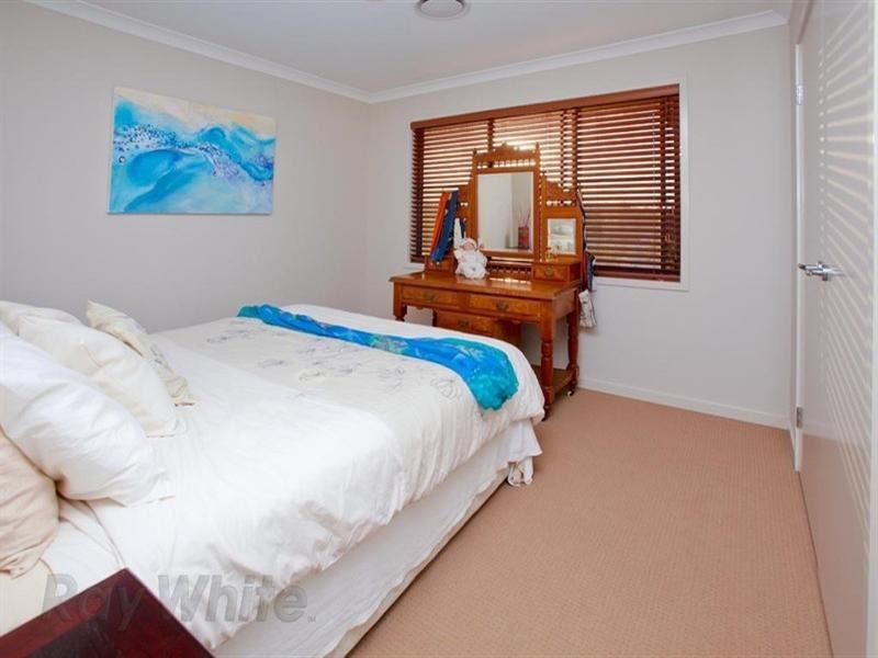 44 Hallow Crescent, Augustine Heights QLD 4300