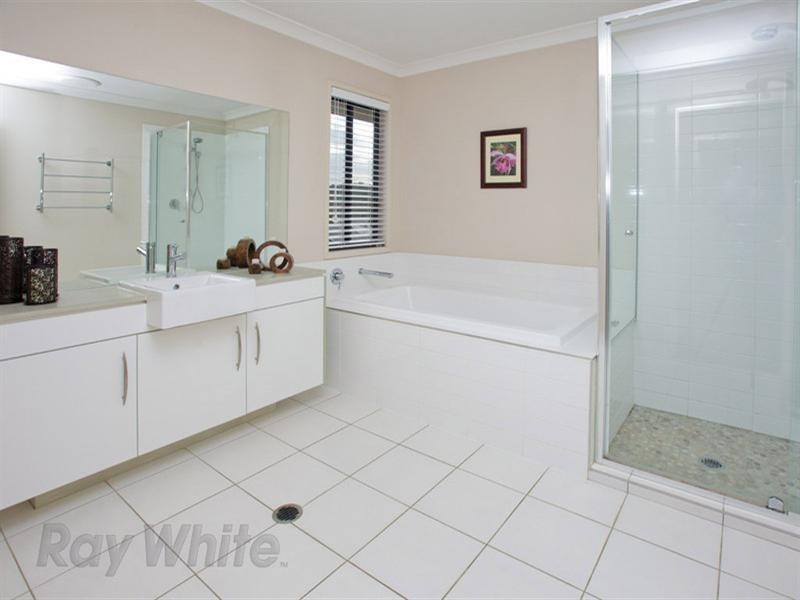 44 Hallow Crescent, Augustine Heights QLD 4300