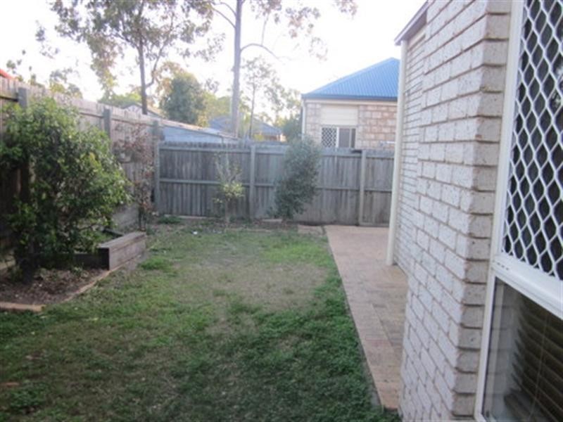 On Mannix Place, Forest Lake QLD 4078