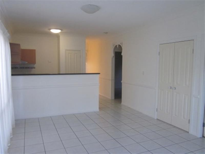 On Mannix Place, Forest Lake QLD 4078