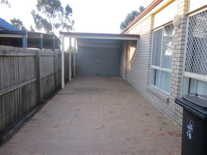 On Mannix Place, Forest Lake QLD 4078