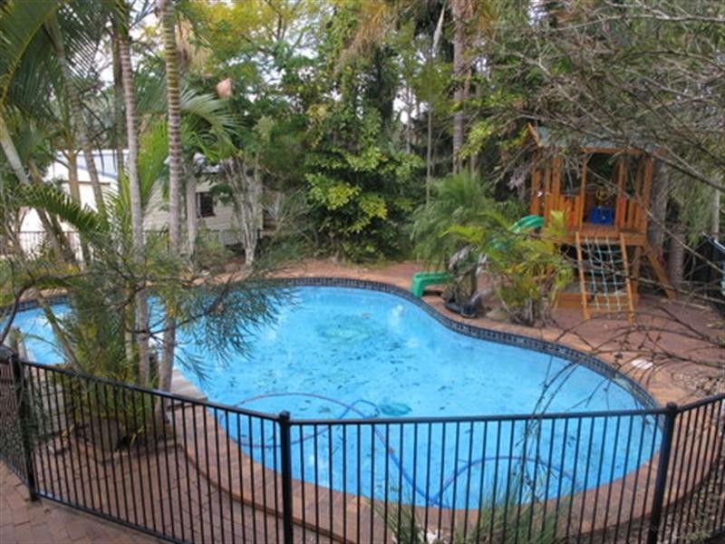 On Cochrane Street, Camira QLD 4300