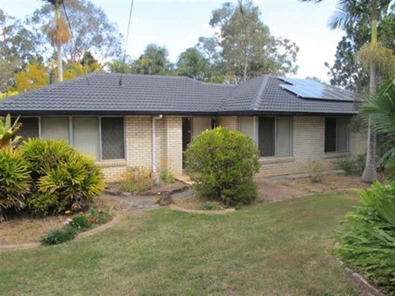 On Cochrane Street, Camira QLD 4300